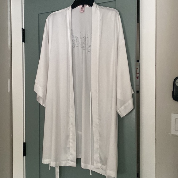 VS Bride Robe - Picture 3 of 4